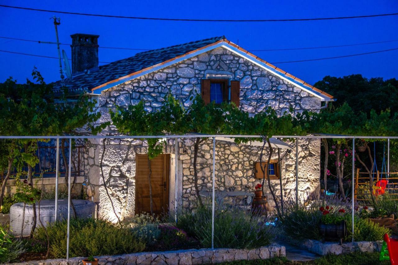 Traditional Stone House St.Anton Malinska Exteriér fotografie